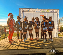 2025-11-30 Winterrung Graz Rentiere - GOPR0390